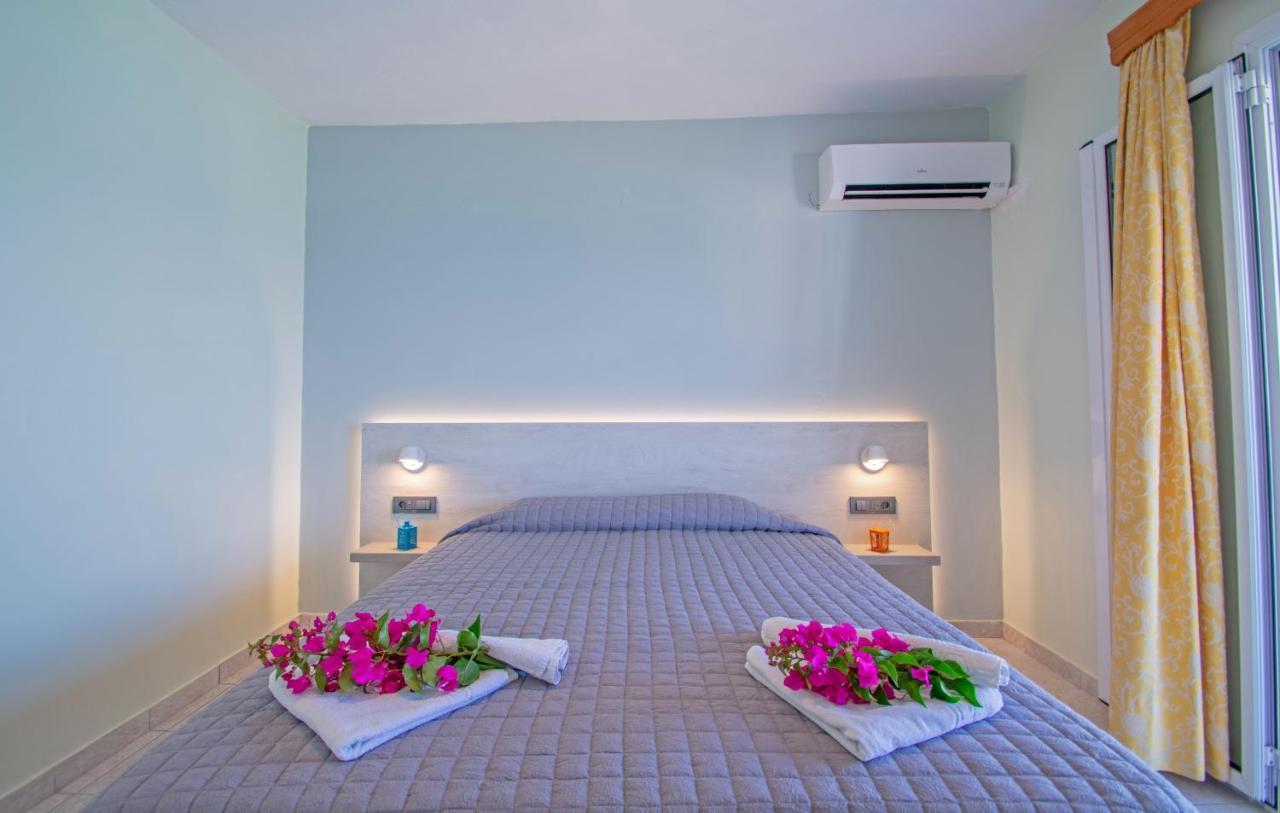 Baywatch Apartments On The Beach By "Elite" Amoudi Esterno foto