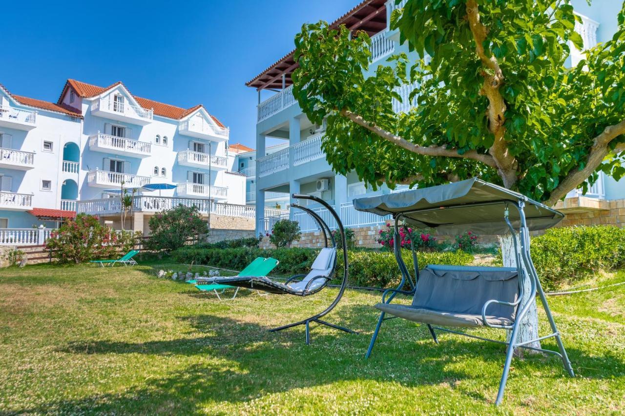 Baywatch Apartments On The Beach By "Elite" Amoudi Esterno foto