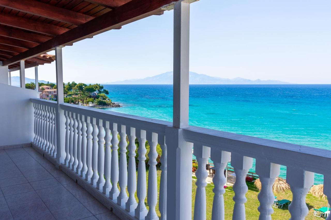 Baywatch Apartments On The Beach By "Elite" Amoudi Esterno foto