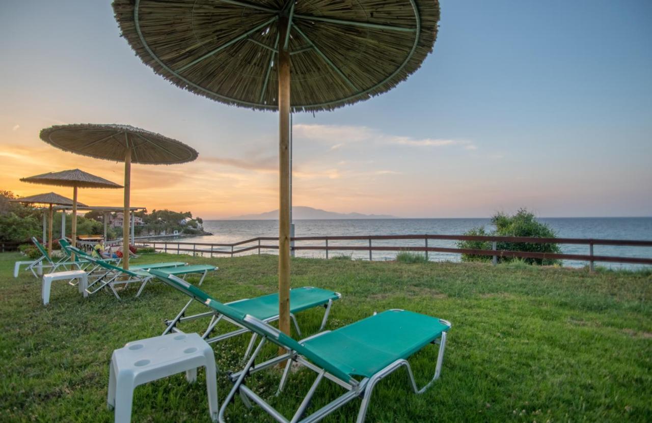 Baywatch Apartments On The Beach By "Elite" Amoudi Esterno foto