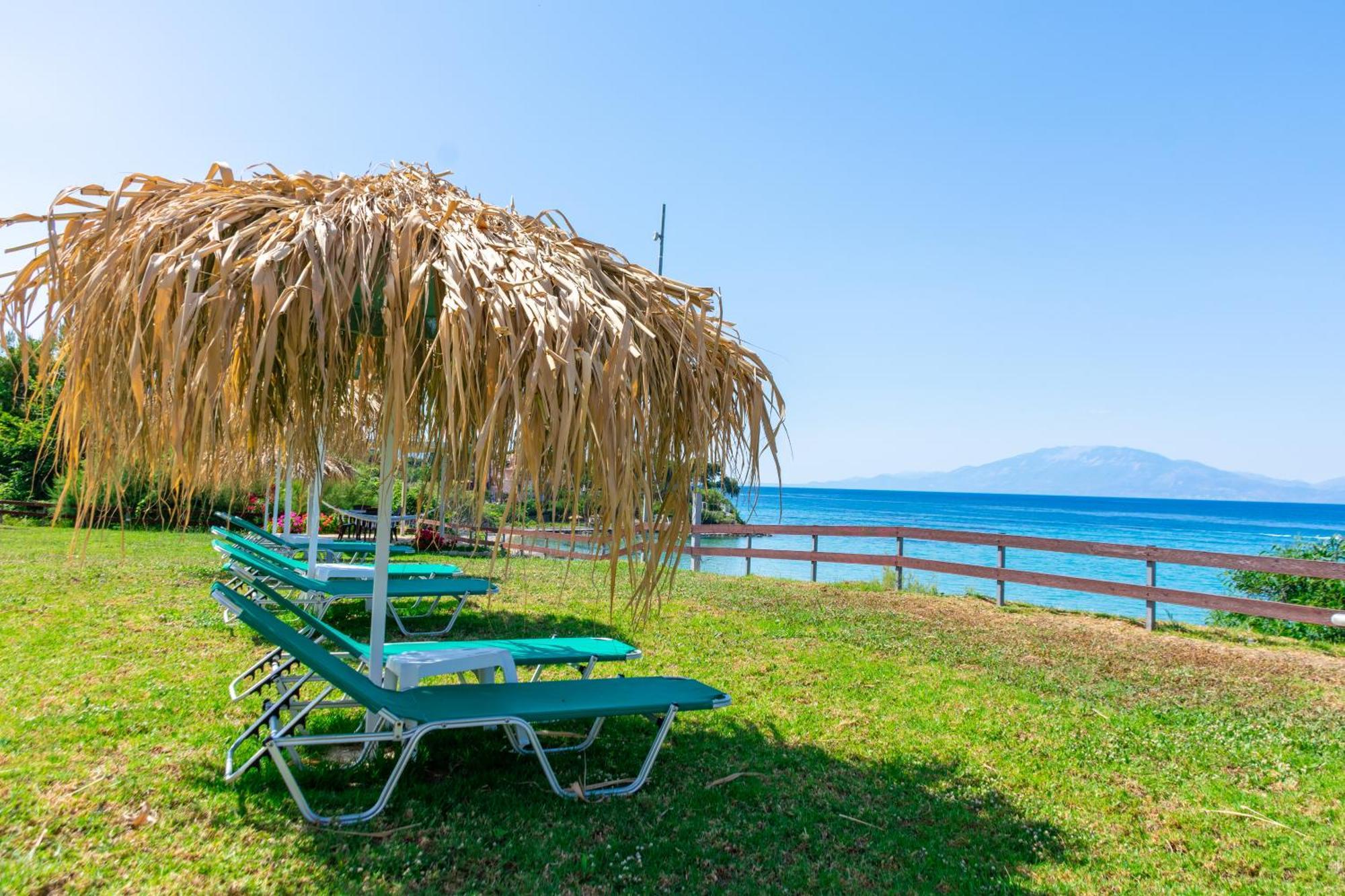 Baywatch Apartments On The Beach By "Elite" Amoudi Esterno foto