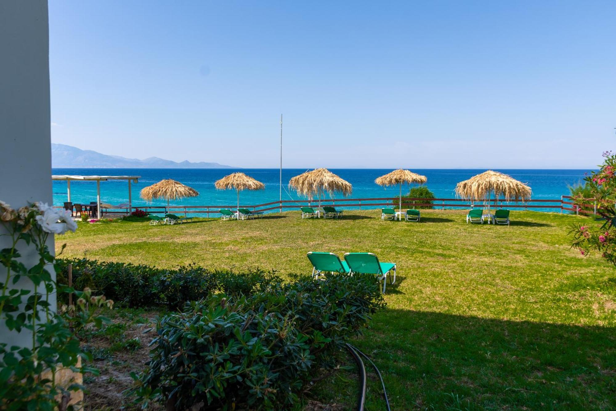 Baywatch Apartments On The Beach By "Elite" Amoudi Esterno foto